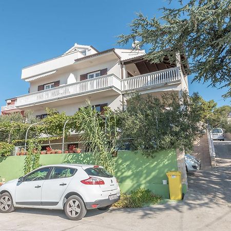 Apartments Snjezana Tisno Exterior photo